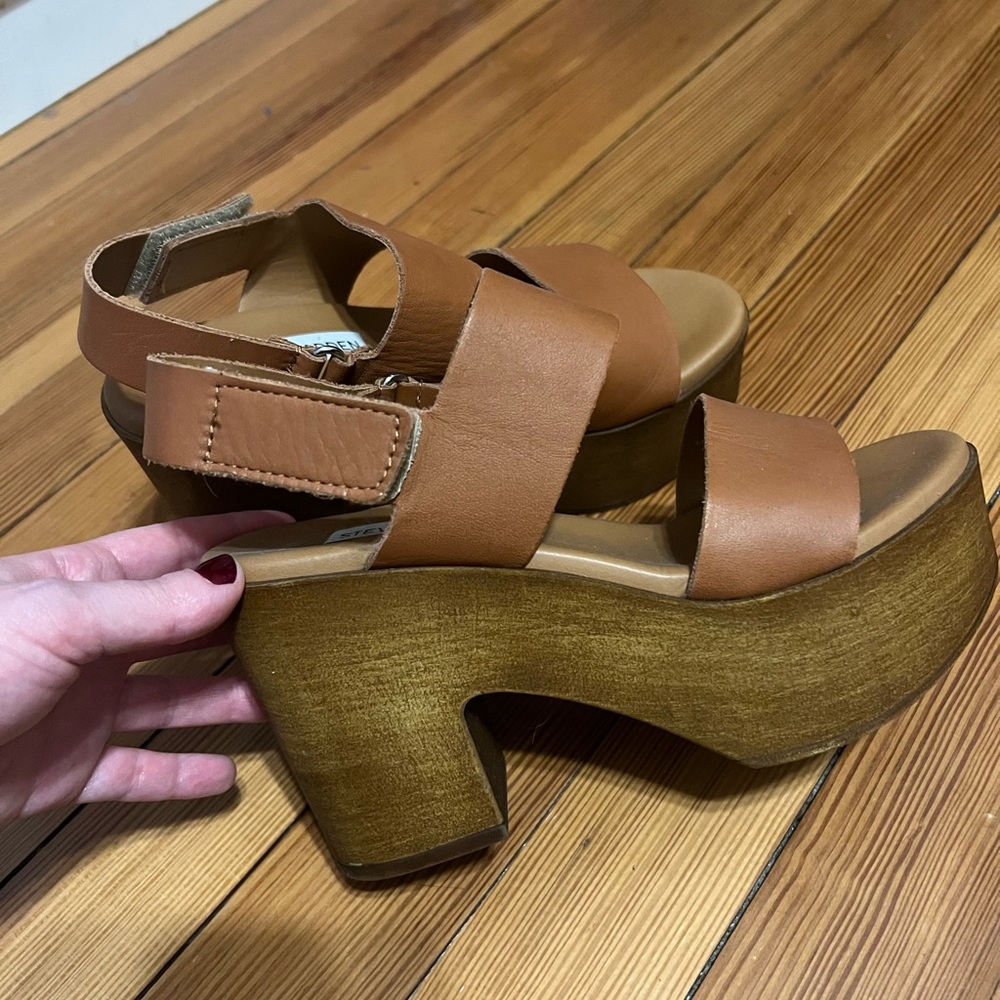 Steve Madden Marena Slingback Platform Sandel - size 35 / 5